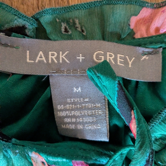 Green Floral Tie-Neck Women’s Dress - Picture 4 of 11